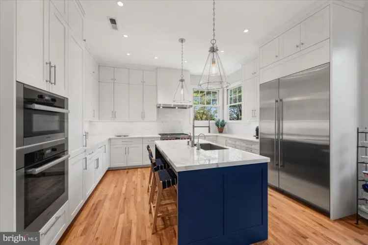 Single-family house For Sale in 5131, Cathedral Avenue Northwest, Washington, District of Columbia