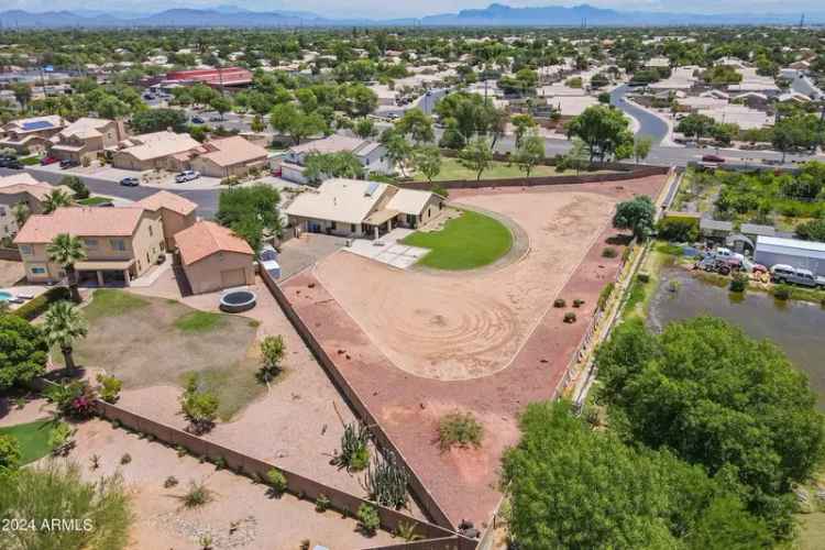 Single-family house For Sale in 335, South Red Rock Street, Gilbert, Arizona