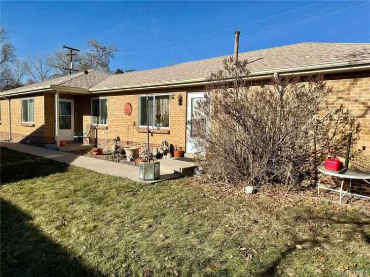 Multi-family house For Sale in Lakewood, Colorado