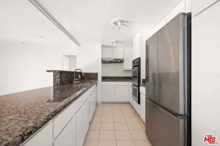 Condo For Sale in 2170, Century Park East, Los Angeles, California