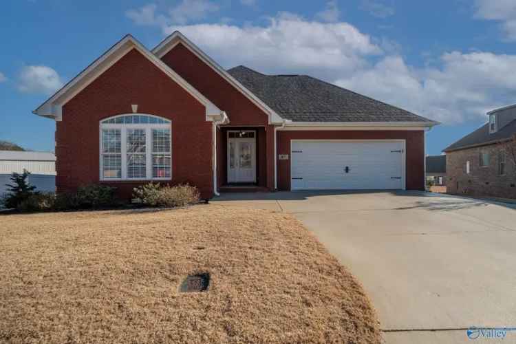 Single-family house For Sale in 87, Rolling Brook Drive, Rogersville, Alabama