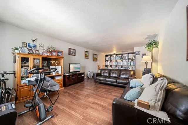 Multi-family house For Sale in 3024, Garnet Lane, Fullerton, California