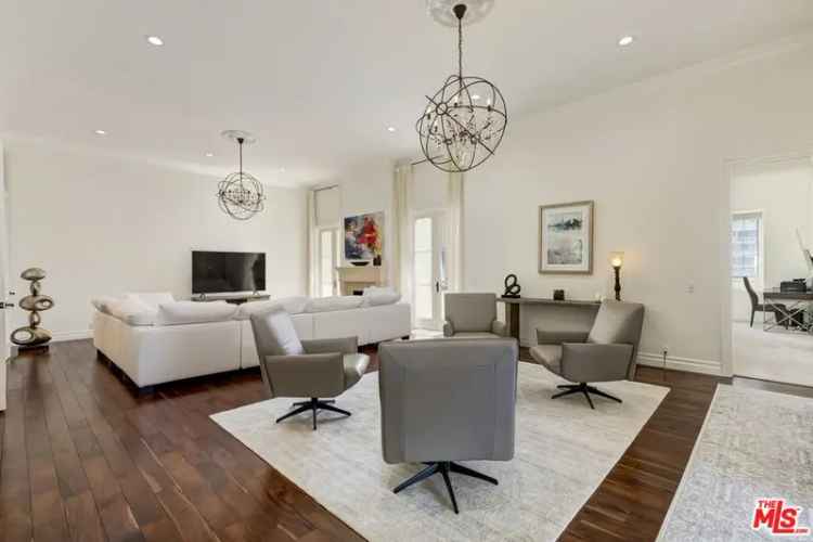 Condo For Sale in 10106, Empyrean Way, Los Angeles, California