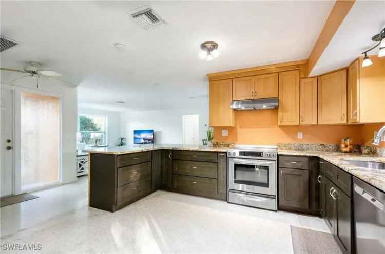 Single-family house For Sale in 27285, Belle Rio Drive, Bonita Springs, Florida