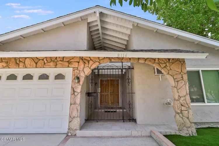 Single-family house For Sale in 8116, Laramie Avenue, Los Angeles, California