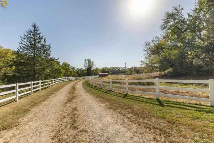 Single-family house For Sale in Galena, Illinois