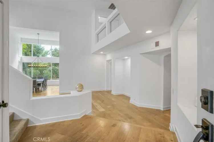 Single-family house For Sale in 4370, Park Monte Nord, Calabasas, California