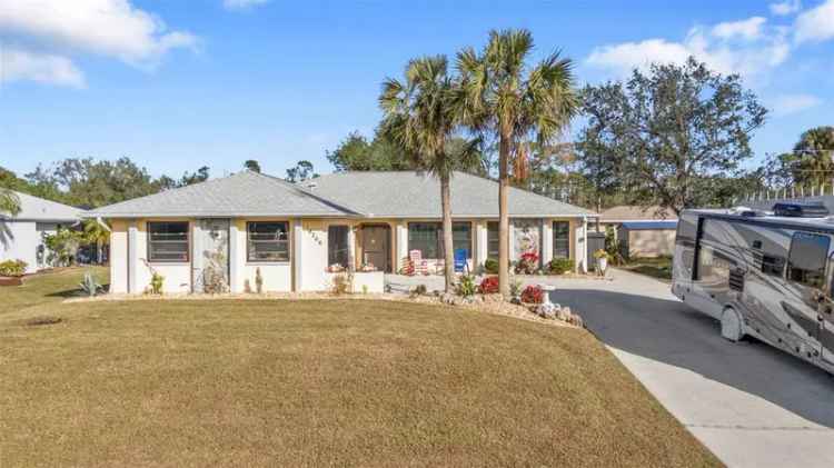 Single-family house For Sale in 18266, Grace Avenue, Port Charlotte, Florida