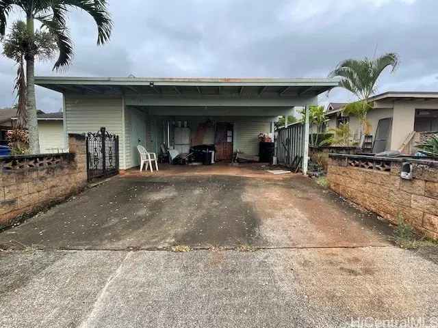 Single-family house For Sale in Mililani Town, Hawaii