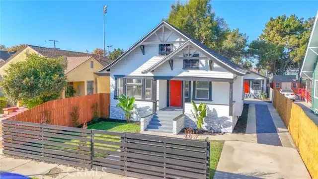 Multi-family house For Sale in 3917, South Harvard Boulevard, Los Angeles, California