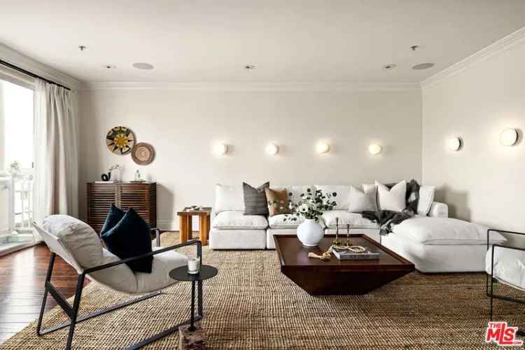 Condo For Sale in 1023, Wilcox Avenue, Los Angeles, California