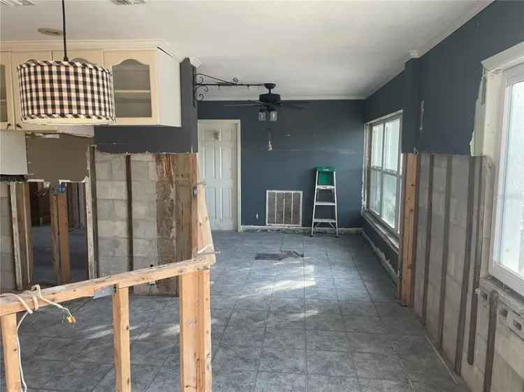 Single-family house For Sale in Clearwater, Florida