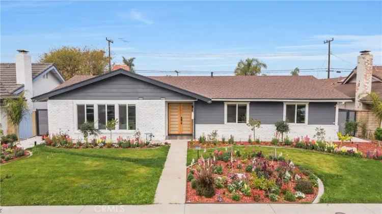 Multi-family house For Sale in 5591, Heil Avenue, Huntington Beach, California