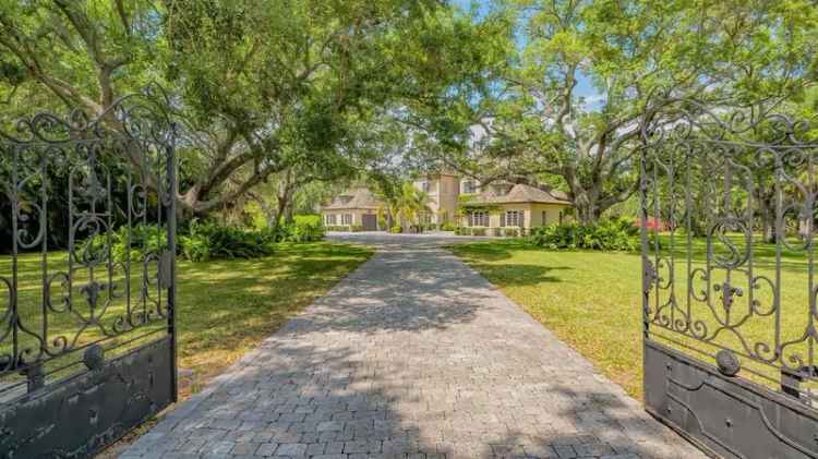 Single-family house For Sale in Florida