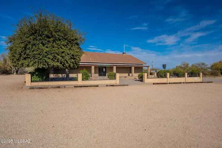 Single-family house For Sale in 1100, West Calle Privada, Sahuarita, Arizona