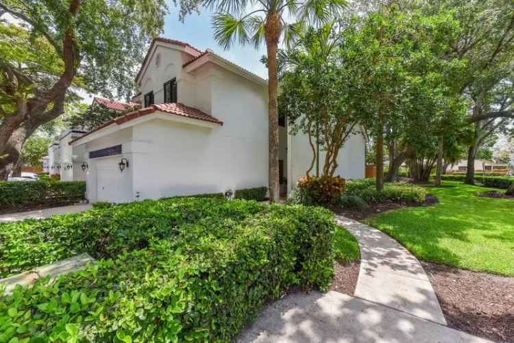 Single-family house For Sale in Boca Raton, Florida