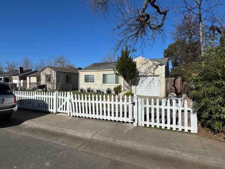 Single-family house For Sale in Sacramento, California