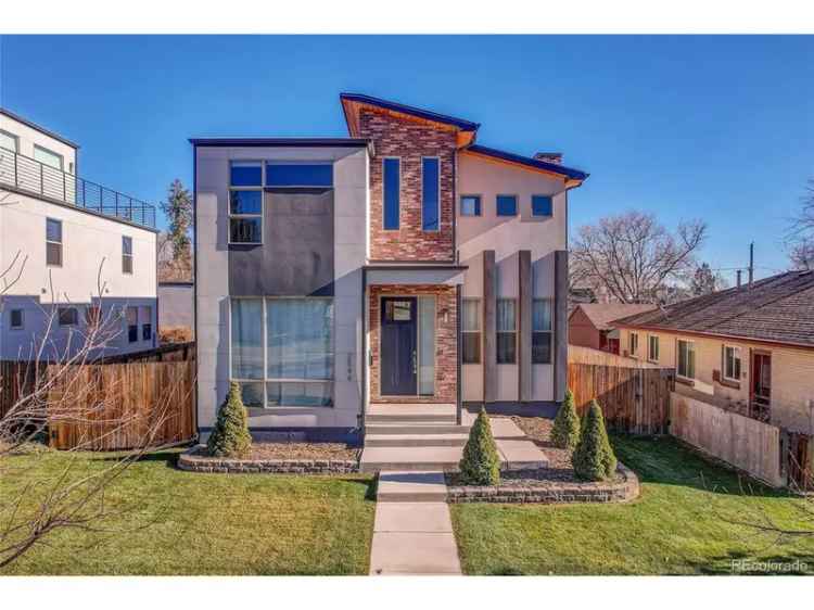 Single-family house For Sale in 2544, Chase Street, Edgewater, Colorado