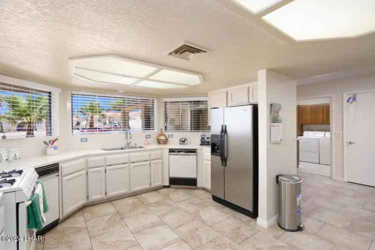 Single-family house For Sale in 3008, South Jamaica Boulevard, Lake Havasu City, Arizona