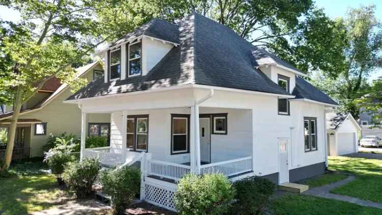 Single-family house For Sale in 302, West California Avenue, Urbana, Illinois