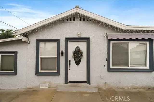 Single-family house For Sale in Long Beach, California