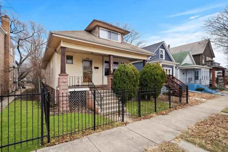 Single-family house For Sale in 11949, South Lafayette Avenue, Chicago, Illinois