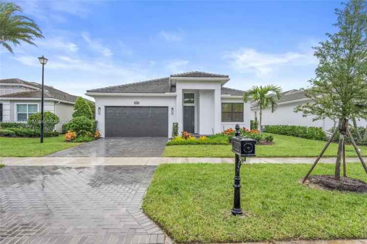 Single-family house For Sale in 17143, Southwest Ambrose Way, Port Saint Lucie, Florida