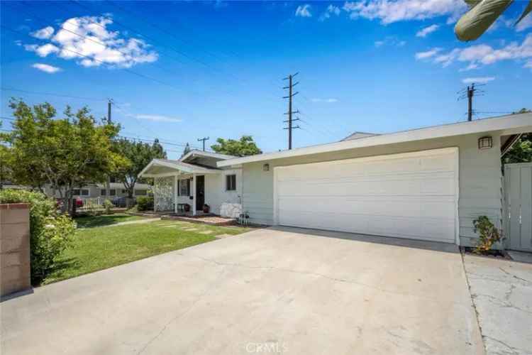 Single-family house For Sale in 2253, Colgate Drive, Costa Mesa, California