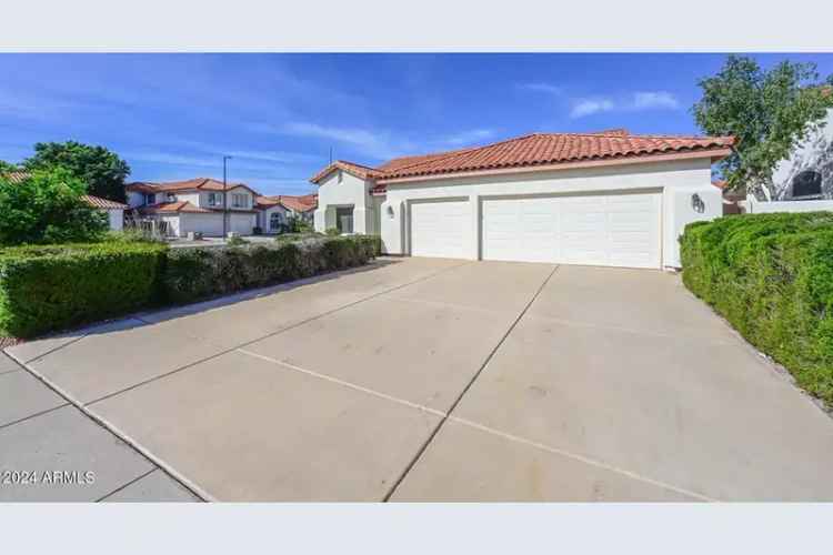 Single-family house For Sale in 5511, West Aster Drive, Glendale, Arizona