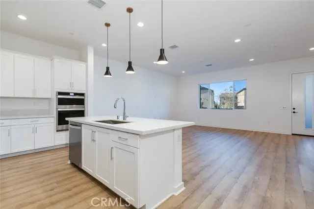 Condo For Sale in 1053, Cadence, Irvine, California