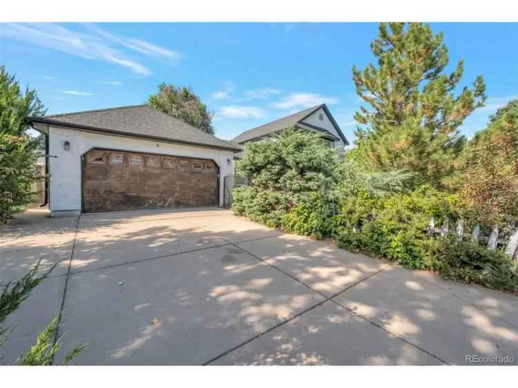 Single-family house For Sale in Parker, Colorado