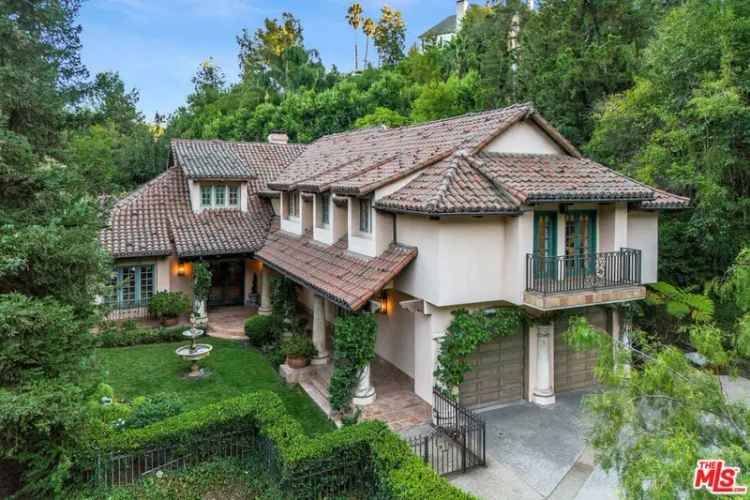 Single-family house For Sale in 15960, Valley Meadow Place, Los Angeles, California