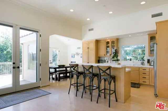 Single-family house For Sale in 1836, Lookout Road, Unincorporated Santa Monica Mountains, California