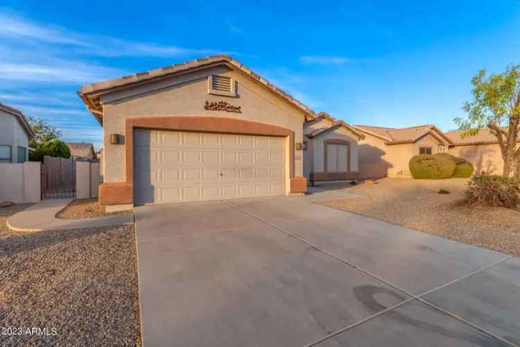 Single-family house For Sale in 1432, East Westchester Drive, Chandler, Arizona