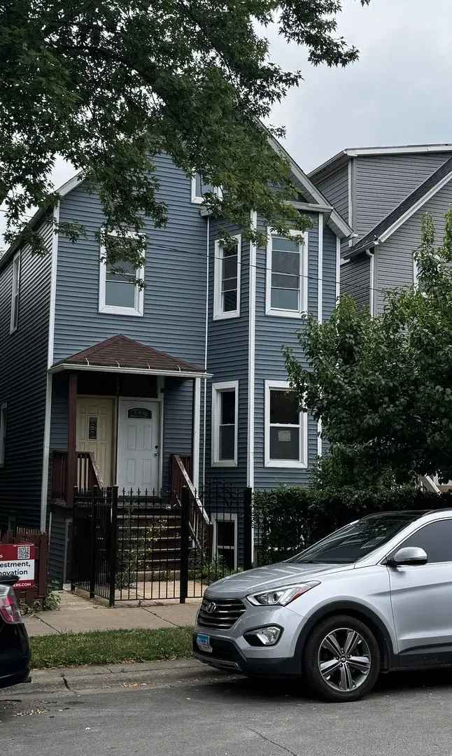 Multi-family house For Sale in 1920, North Rockwell Street, Chicago, Illinois