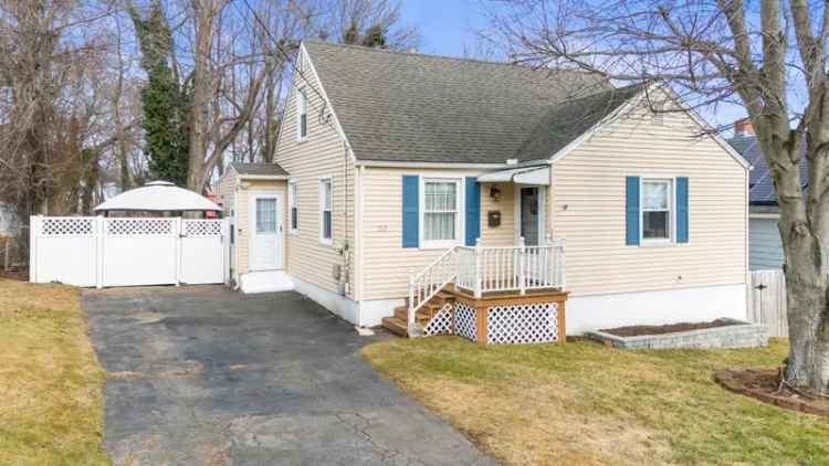 Single-family house For Sale in 23, Cove Street, West Haven, Connecticut