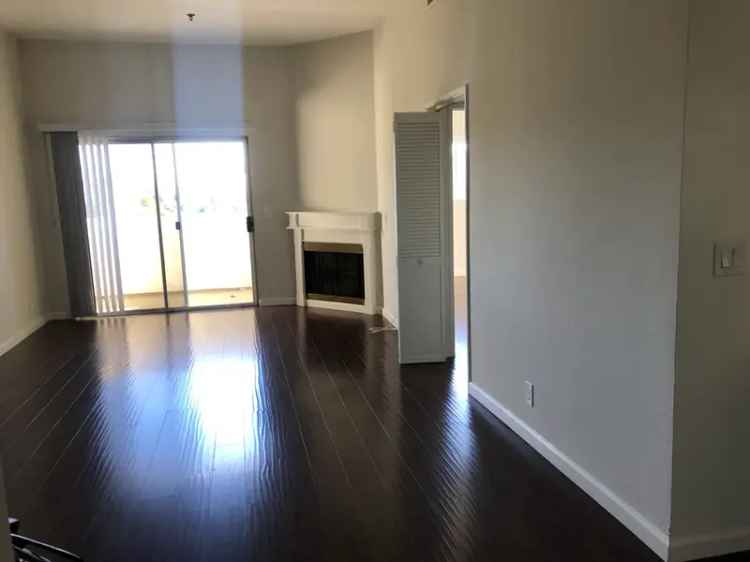 1 Bedroom Apartment for Rent - Top Floor Corner Unit