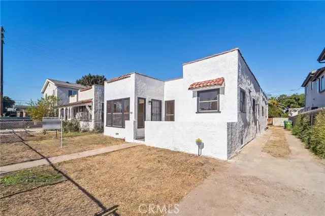 Single-family house For Sale in 911, East 81st Street, Los Angeles, California