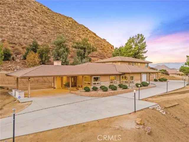 Single-family house For Sale in Hemet, California