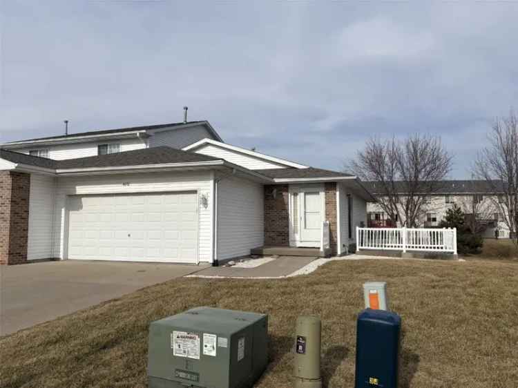 Condo For Sale in 4490, Teal Court, Marion, Iowa