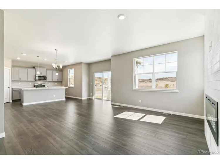 Single-family house For Sale in Parker, Colorado