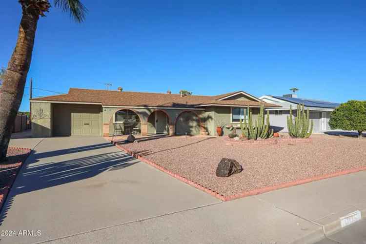 Single-family house For Sale in 10408, West Sun City Boulevard, Sun City, Arizona