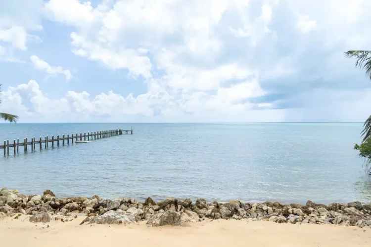 Single-family house For Sale in 75621, Overseas Highway, Islamorada, Florida