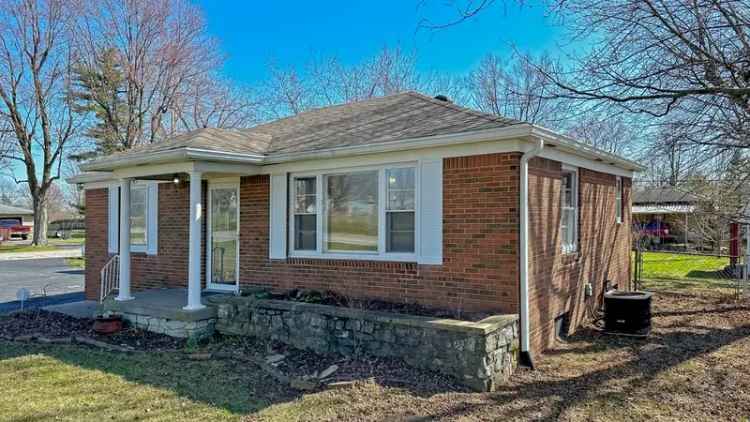 Single-family house For Sale in 7385, East Troy Avenue, Indianapolis, Indiana