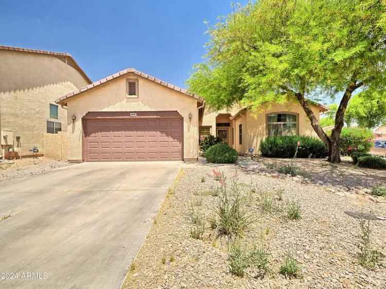 Single-family house For Sale in 44182, West Juniper Avenue, Maricopa, Arizona