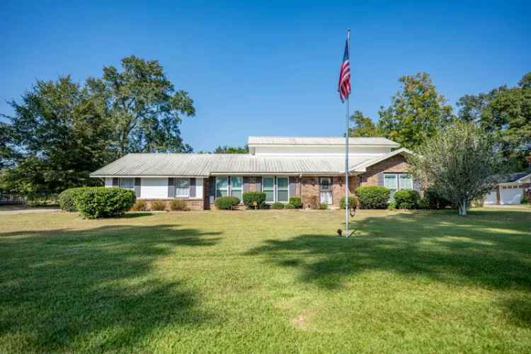 Single-family house For Sale in Dothan, Alabama