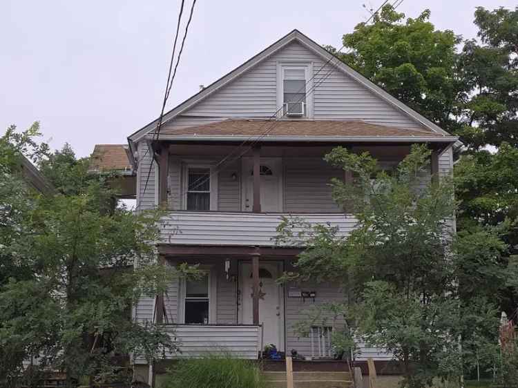 Multi-family house For Sale in 218, Oak Avenue, Torrington, Connecticut