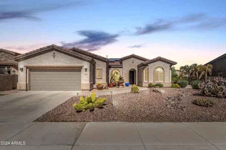 Single-family house For Sale in 4234, East Narrowleaf Drive, Gilbert, Arizona