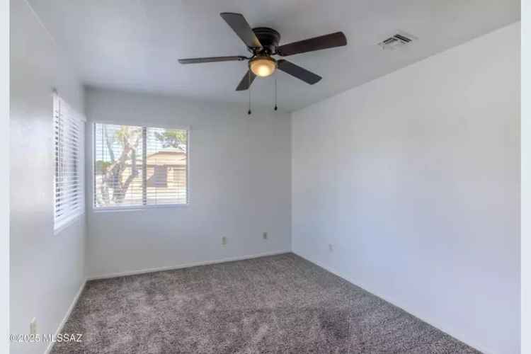 Single-family house For Sale in 2831, West Medallion Drive, Arizona