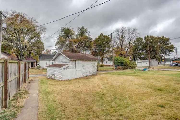 Single-family house For Sale in 503, South 20th Street, Belleville, Illinois